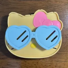 マック　ハッピーセット　ハローキティ サングラスカップつきミニトレー