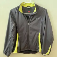 NIKE レディース サイズ S ウィンドブレーカー