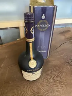 Courvoisier Napoleon Cognac 専用箱付きのサムネイル