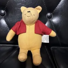 くまのプーさん　ぬいぐるみ　高さ約20センチ