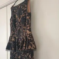 Tadashi Shoji ペプラムワンピース