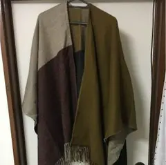 ポンチョ型ストール