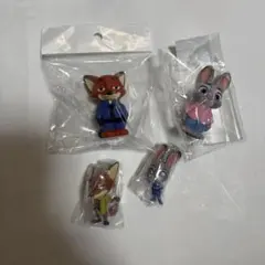 ズートピア ニック、ジュディフィギュア 2体＆ガチャ２個セット新品未使用品