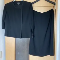 ブラックスーツセット（ジャケット・スカート）