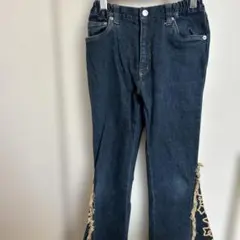 刺繍入りダークブルーフレアパンツ