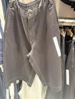 GU ツイルバギークロップドパンツ 新品のサムネイル