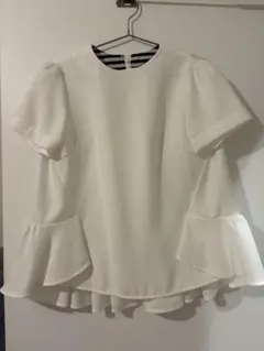 Borders at Balcony フリル裾 半袖トップスのサムネイル