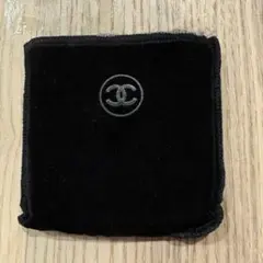 CHANEL レキャトルオンブル 95 スパークリングサテン アイシャドウのサムネイル