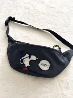 SNOOPYスヌーピー ボディバッグ 、ウエストポーチ／ネイビー