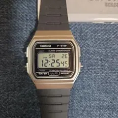 CASIO F-91W　シルバー デジタル腕時計