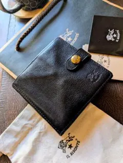 イルビゾンテ スクエアウォレット ブラック 美品 シボ加工 男女兼用