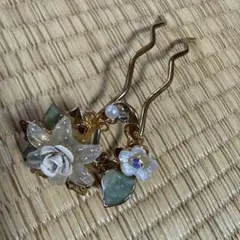 【最終値下げ】花と葉のデザイン かんざし