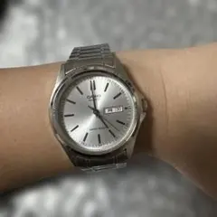 CASIO 腕時計 アナログ クォーツ シルバーカラーのサムネイル