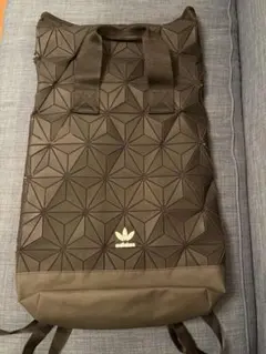 adidas ロールトップ　幾何学模様　麻の葉