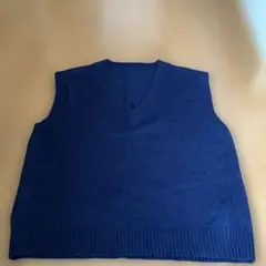 美品　Ｖネック ネイビー　ニット　ベスト