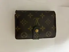 Louis Vuitton ルイヴィトン　モノグラム柄　二つ折り財布
