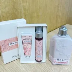 ☆ロクシタン　チェリーブロッサム　ボディローション＋ミスト＆ハンドクリームセット