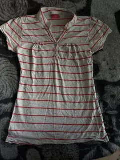 グレーと赤のストライプ 半袖ポロシャツ