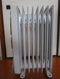 ＤｅＬｏｎｇｈｉオイルヒーター１２００Ｗ　長期保存品　加温異常なしのサムネイル