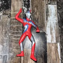 (非売品)ウルトラマンコスモス コロナモード　フィギュア 約16㎝のサムネイル