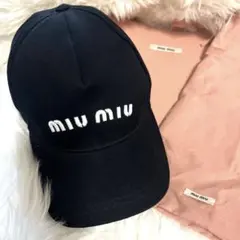MIUMIUのキャップのサムネイル