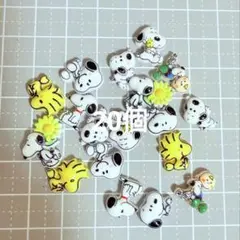 ネイルパーツ　スヌーピー　　20個