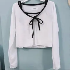 美品【韓国】DARPHIN リボン付きクロップドトップス