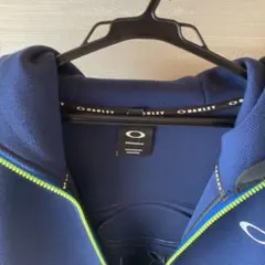 ❤️【極美品】2XL オークリー 背面立体デカロゴ ジップパーカー 紺×ライム❤️