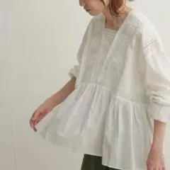 アーバンリサーチドアーズ　ブラウス　ピンタック レース