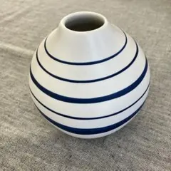 白青ストライプ 陶器花瓶