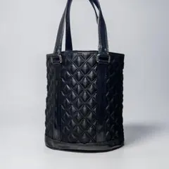 美品✨キルティング バケツ型トート エナメル 高見え 大容量 マークジェイコブスのサムネイル