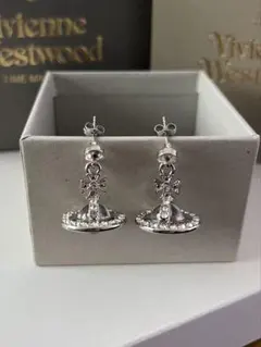美品✨ヴィヴィアンウエストウッド オーブ ピアス バスリーフドロップ 
