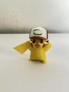 ピカチュウ フィギュア 帽子付き