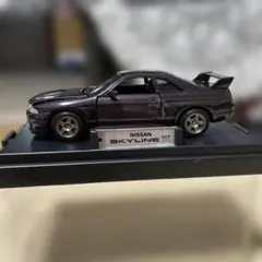 ＭＴＥＣＨ　NISSAN SKYLINE GT-R ミニカー ディスプレイ台座付
