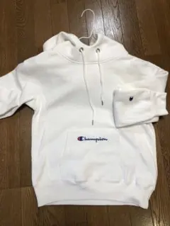 お値下げしました！チャンピオン白パーカー