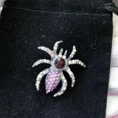 ブローチ ハエトリグモ 蜘蛛 スパイダー ミニ 紫 チャーム アクセサリー