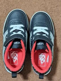 【新品未使用】 VANS キッズ スニーカー ブラック/レッド 18cm