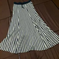 ZARA ネイビーとホワイト ストライプ フレアスカート Lサイズ