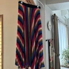 FOREVER 21 マルチカラー プリーツロングスカートのサムネイル