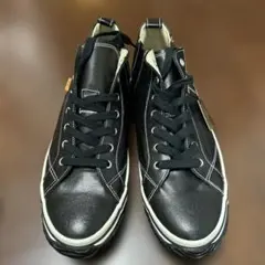 スピングル スニーカー