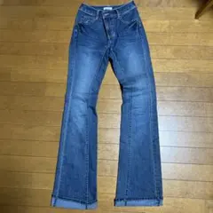 Slattgir ブーツカットデニム