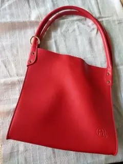 赤色のトートバッグ