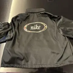 Nike 黒 クロップドジャケット