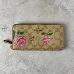 COACH 長財布 てんとう虫 花柄 ラウンドファスナー - メルカリ