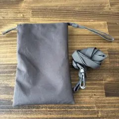 無印良品　ポーチとしても使える撥水ミニサコッシュ　チャコールグレーのサムネイル