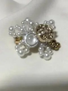 【即購入〇】パール　ゴールド　花形　ブローチ　ビーズ　試作品　ハンドメイド