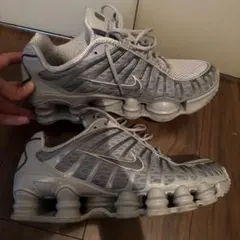 NIKE SHOX スニーカー グレー