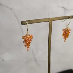 ハンドメイド 超軽ビーズピアス【Gold】キャロットオレンジ