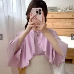 ピンク フリル付きシャツ