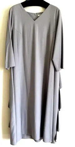 新品未使用　アデュートリステス　薄グレー　ラッフル　フリル　Aラインワンピース